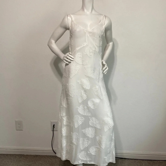Wilfred Aritzia White V-Neck Semi Sheer Textured Leaf Sleeveless Maxi Dress Sz S - Picture 1 of 7